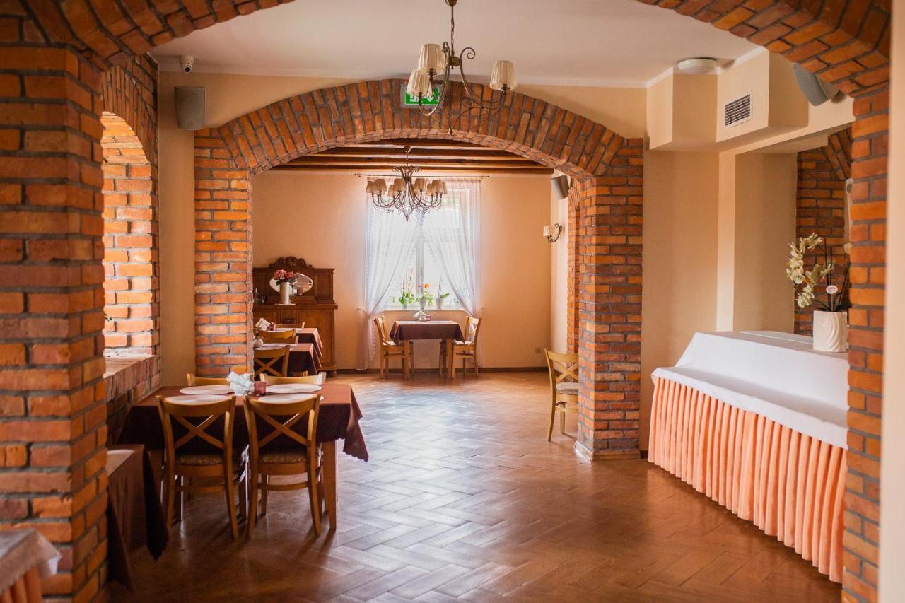 Hotel Przedzamcze Джалдово Екстериор снимка