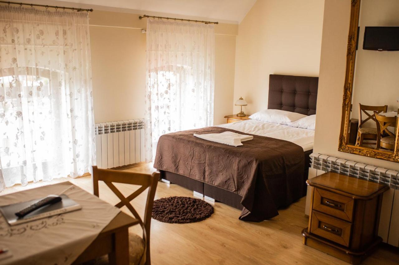 Hotel Przedzamcze Джалдово Екстериор снимка