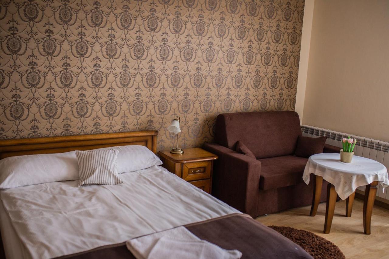 Hotel Przedzamcze Джалдово Екстериор снимка