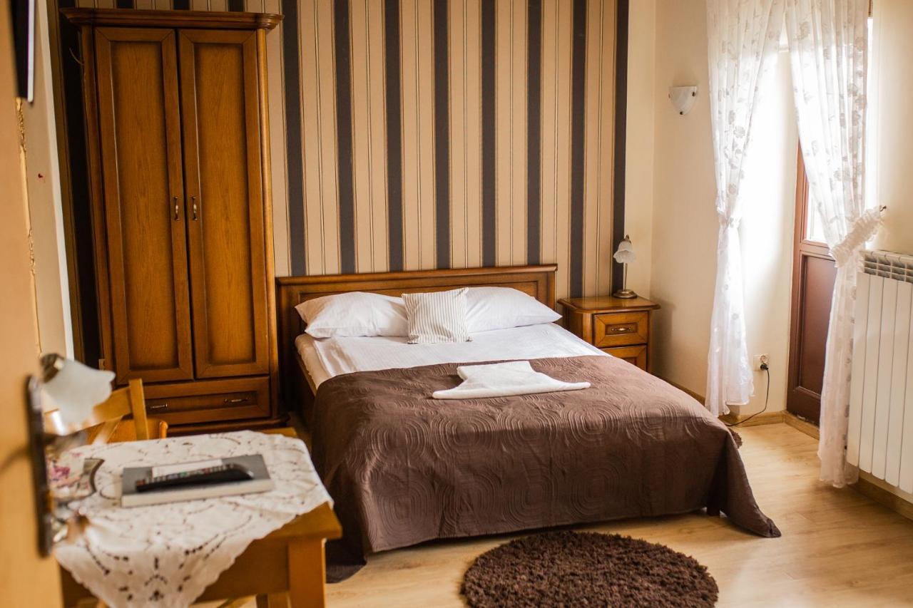 Hotel Przedzamcze Джалдово Екстериор снимка