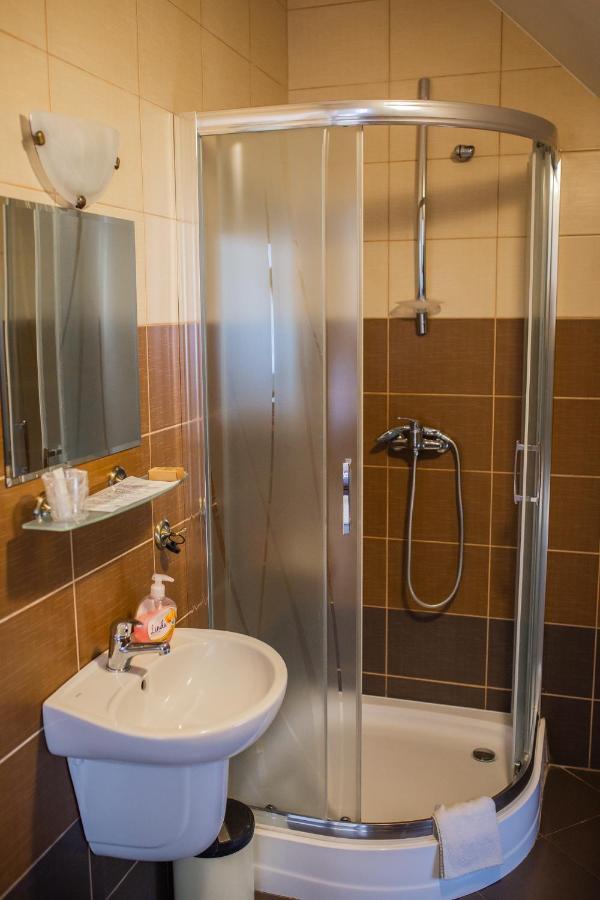 Hotel Przedzamcze Джалдово Екстериор снимка