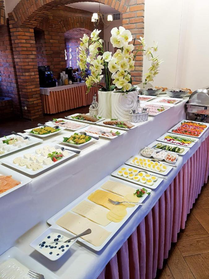 Hotel Przedzamcze Джалдово Екстериор снимка